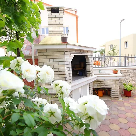 Gotovac Apartment *